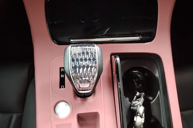 Used GAC Trumpchi M8 2024 Master Series 400T Prestige Edition Gear Lever