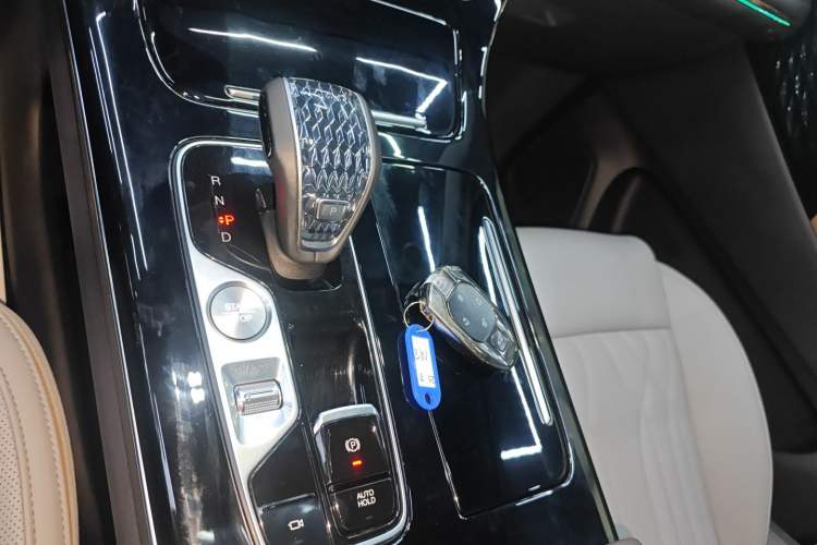 Used GAC Trumpchi M8 2024 Master Series 400T Ultimate Edition Gear Lever