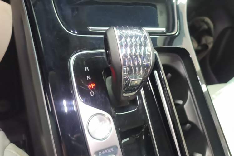 Used GAC Trumpchi M8 2024 Master Series 400T Ultimate Edition Gear Lever