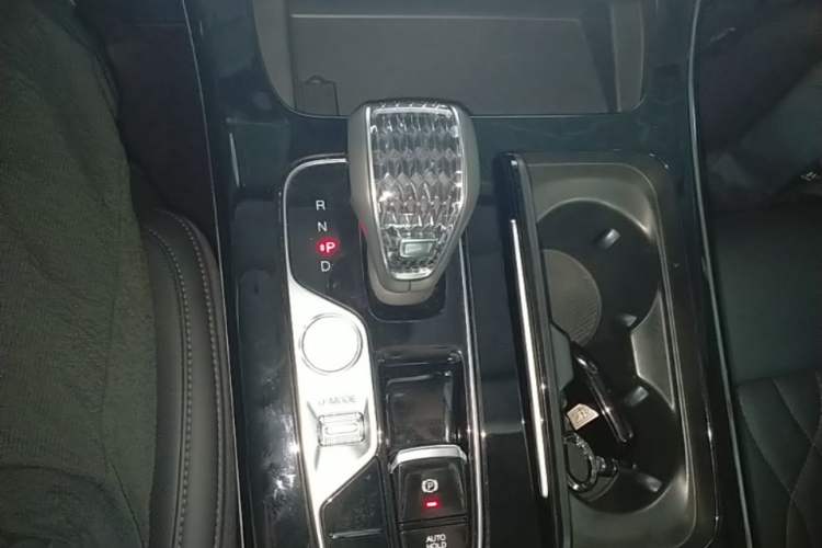Used GAC Trumpchi M8 2024 Master Series 400T Prestige Edition Gear Lever