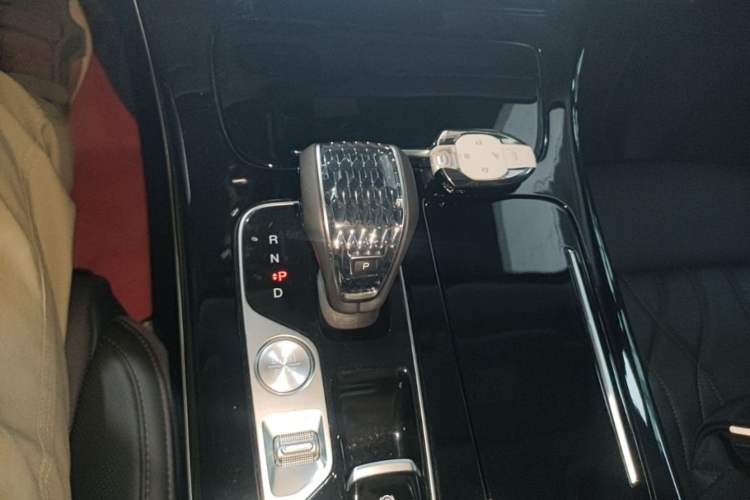 Used GAC Trumpchi M8 2024 Master Series 400T Ultimate Edition Gear Lever