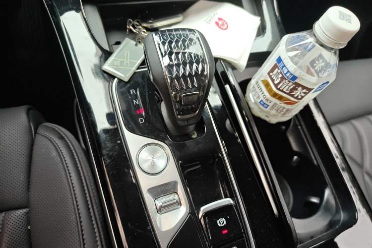 Used GAC Trumpchi M8 2024 Master Series 400T Prestige Edition Gear Lever