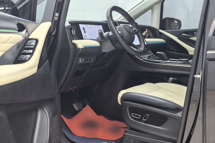 Used GAC Trumpchi M8 2024 Master Series 400T Prestige Edition Interior 1
