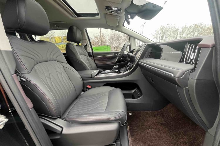 Used GAC Trumpchi M8 2024 Master Series 400T Prestige Edition Interior 10