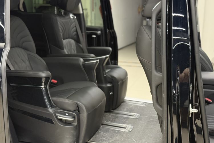 Used GAC Trumpchi M8 2024 Master Series 400T Prestige Edition Interior 13