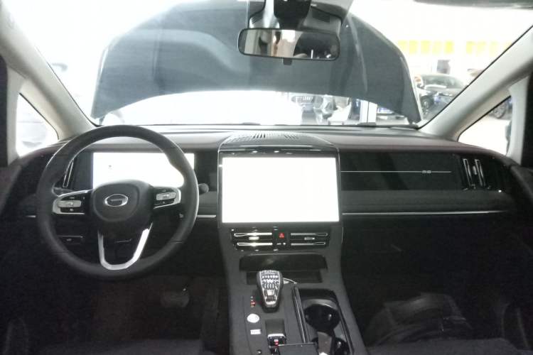 Used GAC Trumpchi M8 2024 Master Series 400T Prestige Edition Interior 2