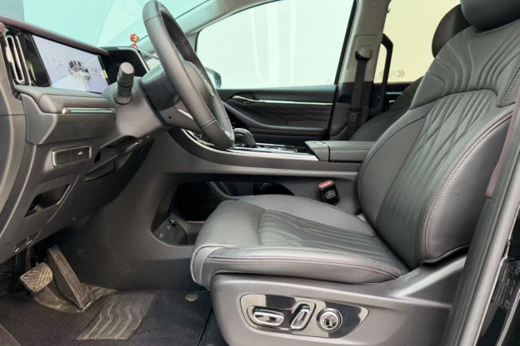 Used GAC Trumpchi M8 2024 Master Series 400T Ultimate Edition Interior 2