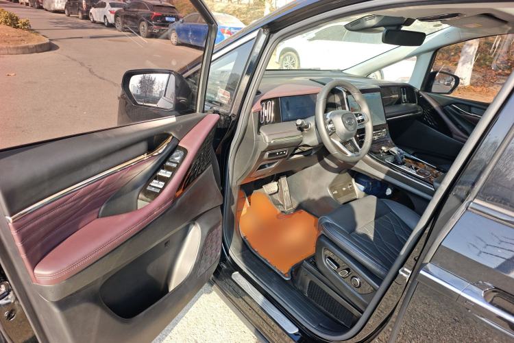 Used GAC Trumpchi M8 2024 Master Series Super Hybrid Edition Interior 3