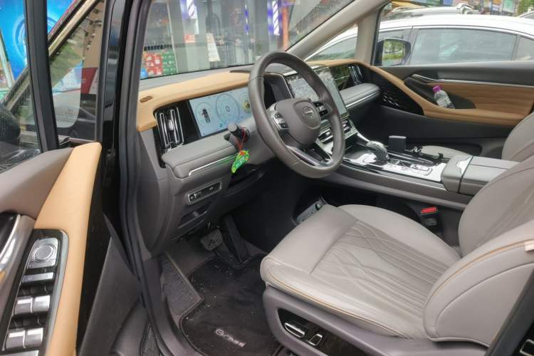 Used GAC Trumpchi M8 2024 Master Series 400T Prestige Edition Interior 3