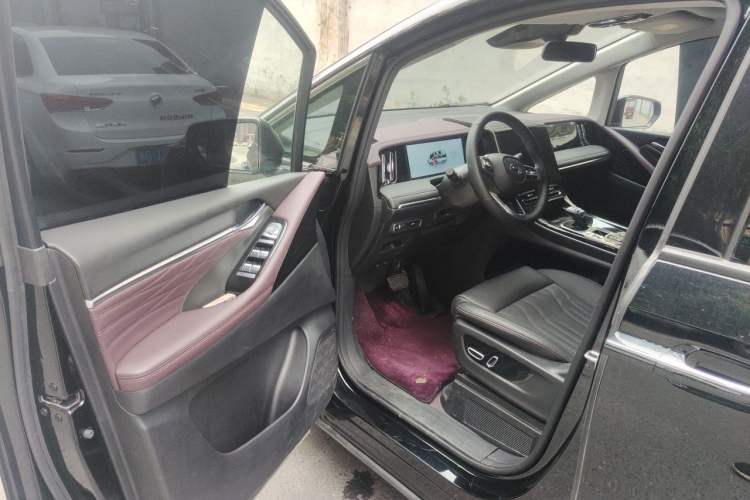 Used GAC Trumpchi M8 2024 Master Series 400T Prestige Edition Interior 3