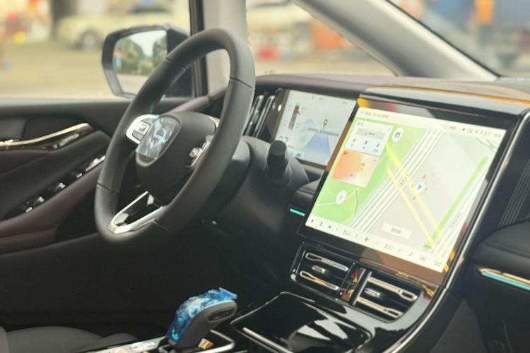 Used GAC Trumpchi M8 2024 Master Series 400T Ultimate Edition Interior 5