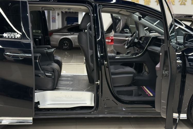 Used GAC Trumpchi M8 2024 Master Series 400T Prestige Edition Interior 5