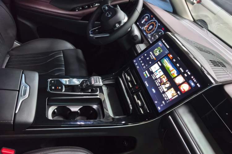 Used GAC Trumpchi M8 2024 Master Series 400T Prestige Edition Interior 6