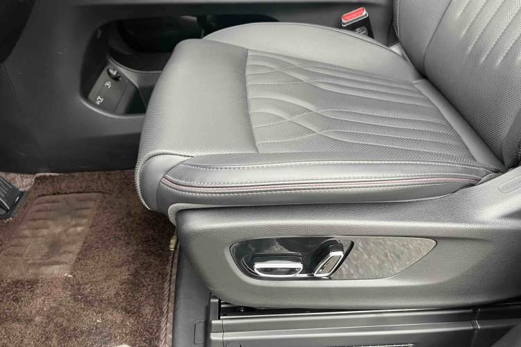 Used GAC Trumpchi M8 2024 Master Series 400T Prestige Edition Interior 6