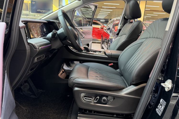 Used GAC Trumpchi M8 2024 Master Series 400T Ultimate Edition Interior 7