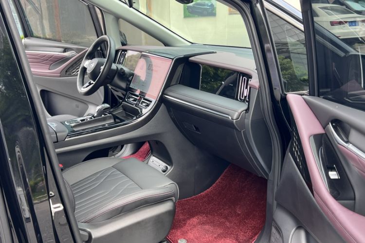 Used GAC Trumpchi M8 2024 Master Series 400T Prestige Edition Interior 8