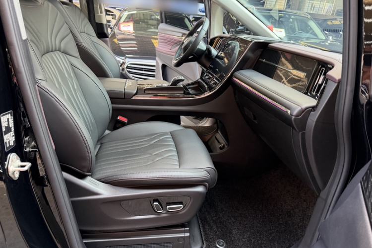 Used GAC Trumpchi M8 2024 Master Series 400T Ultimate Edition Interior 9