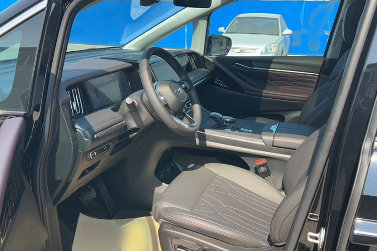Used GAC Trumpchi M8 2024 Master Series 400T Prestige Edition Left Front Seat