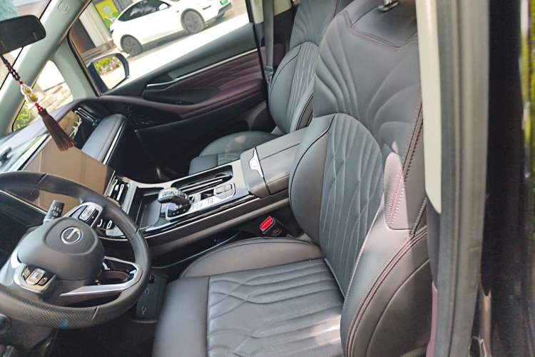 Used GAC Trumpchi M8 2024 Master Series 400T Prestige Edition Left Front Seat