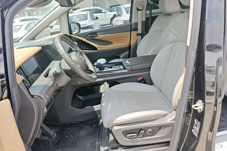 Used GAC Trumpchi M8 2024 Master Series 400T Ultimate Edition Left Front Seat