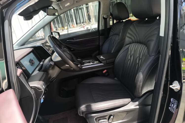 Used GAC Trumpchi M8 2024 Master Series 400T Prestige Edition Left Front Seat