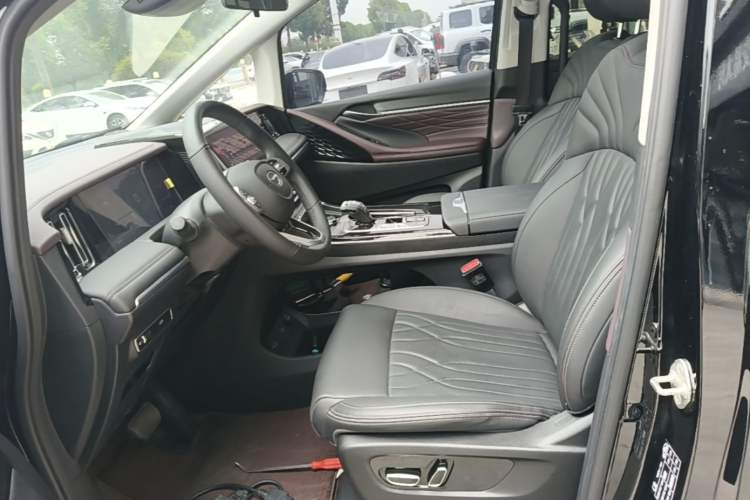 Used GAC Trumpchi M8 2024 Master Series 400T Prestige Edition Left Front Seat