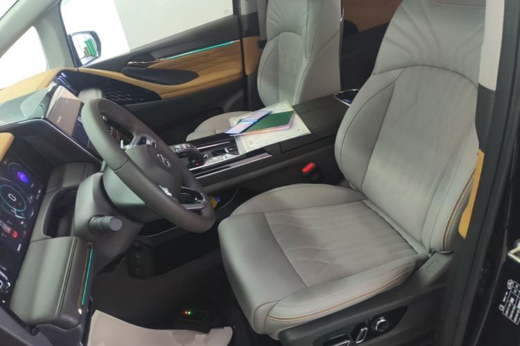 Used GAC Trumpchi M8 2024 Master Series 400T Ultimate Edition Left Front Seat