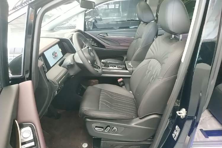 Used GAC Trumpchi M8 2024 Master Series Super Hybrid Edition Left Front Seat
