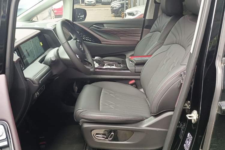 Used GAC Trumpchi M8 2024 Master Series 400T Prestige Edition Left Front Seat