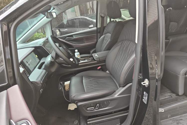 Used GAC Trumpchi M8 2024 Master Series 400T Prestige Edition Left Front Seat
