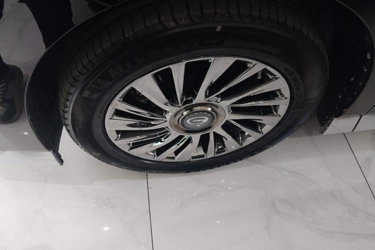 Used GAC Trumpchi M8 2024 Zongshi Series 400T Ultimate Edition Left Front Wheel Hub