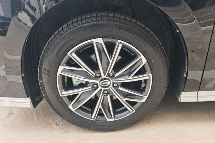 Used GAC Trumpchi M8 2024 Master Series 400T Prestige Edition Left Front Wheel Hub