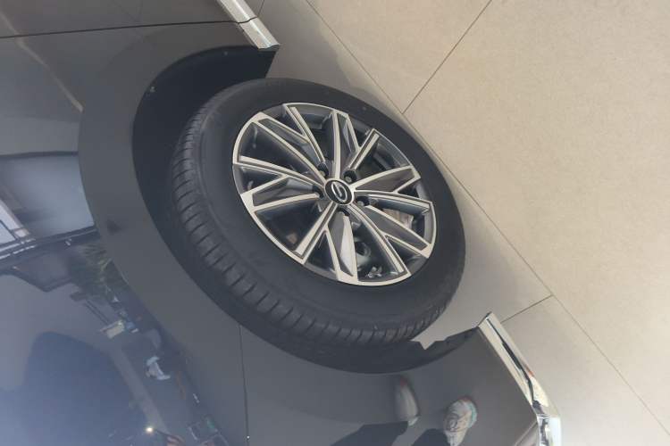 Used GAC Trumpchi M8 2024 Master Series 400T Prestige Edition Left Front Wheel Hub