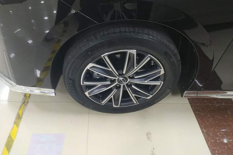Used GAC Trumpchi M8 2024 Master Series 400T Ultimate Edition Left Front Wheel Hub