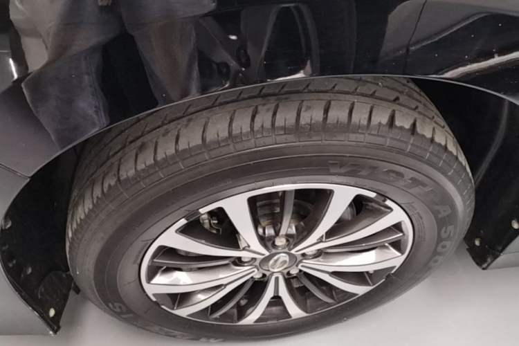 Used GAC Trumpchi M8 2024 Lingxiu Series 390T Luxury Edition Left Front Wheel Hub