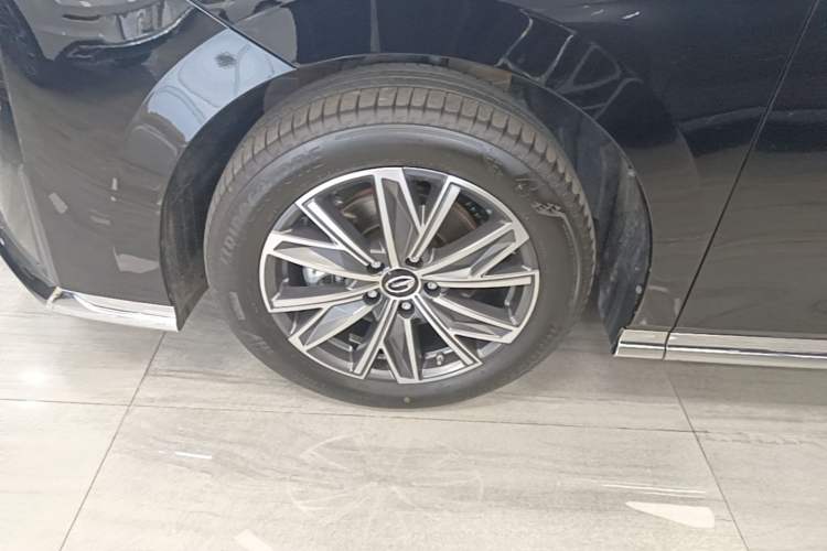Used GAC Trumpchi M8 2024 Master Series 400T Prestige Edition Left Front Wheel Hub