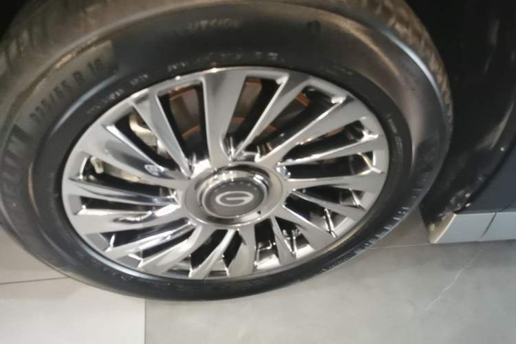Used GAC Trumpchi M8 2024 Zongshi Series 400T Ultimate Edition Left Front Wheel Hub