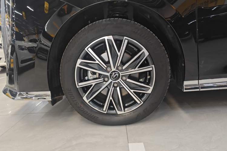 Used GAC Trumpchi M8 2024 Master Series 400T Prestige Edition Left Front Wheel Hub