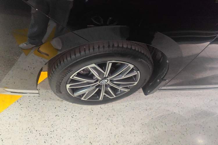 Used GAC Trumpchi M8 2024 Master Series 400T Prestige Edition Left Front Wheel Hub
