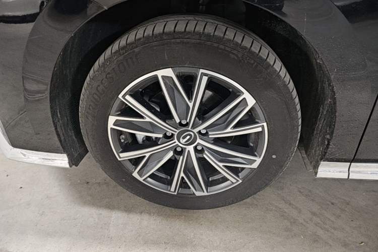 Used GAC Trumpchi M8 2024 Master Series 400T Prestige Edition Left Front Wheel Hub