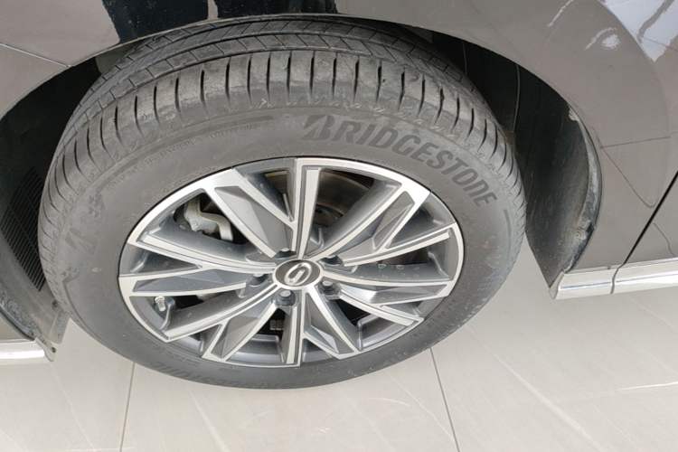 Used GAC Trumpchi M8 2024 Master Series 400T Prestige Edition Left Front Wheel Hub