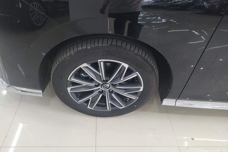 Used GAC Trumpchi M8 2024 Master Series 400T Prestige Edition Left Front Wheel Hub