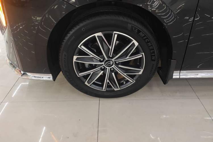 Used GAC Trumpchi M8 2024 Master Series 400T Ultimate Edition Left Front Wheel Hub