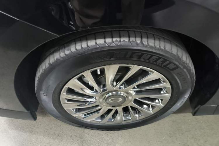 Used GAC Trumpchi M8 2024 Zongshi Series 400T Pioneer Edition Left Front Wheel Hub