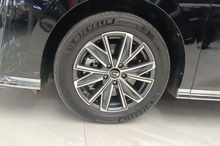 Used GAC Trumpchi M8 2024 Master Series Super Hybrid Edition Left Front Wheel Hub