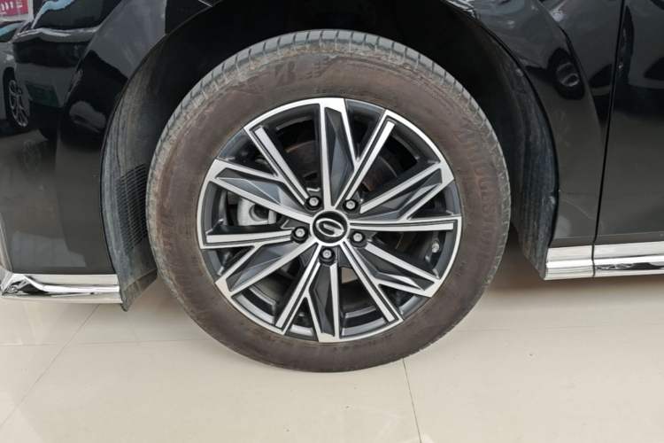 Used GAC Trumpchi M8 2024 Master Series 400T Prestige Edition Left Front Wheel Hub