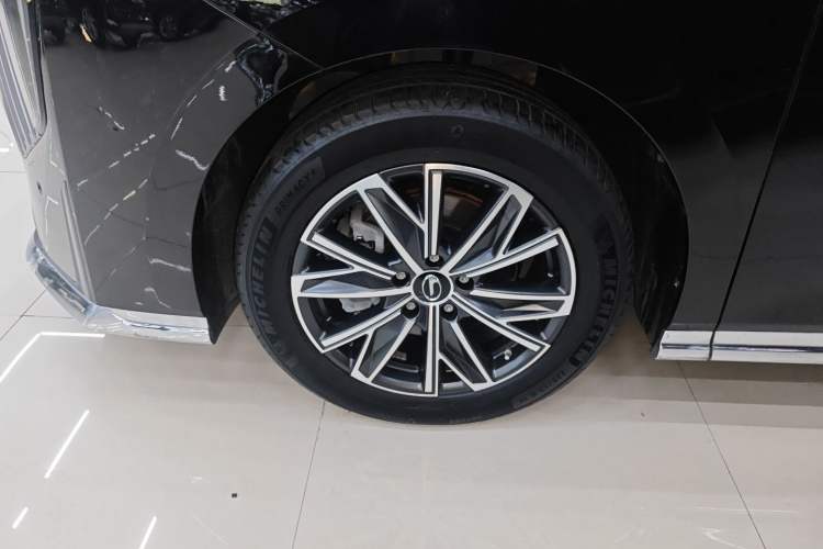 Used GAC Trumpchi M8 2024 Master Series 400T Ultimate Edition Left Front Wheel Hub