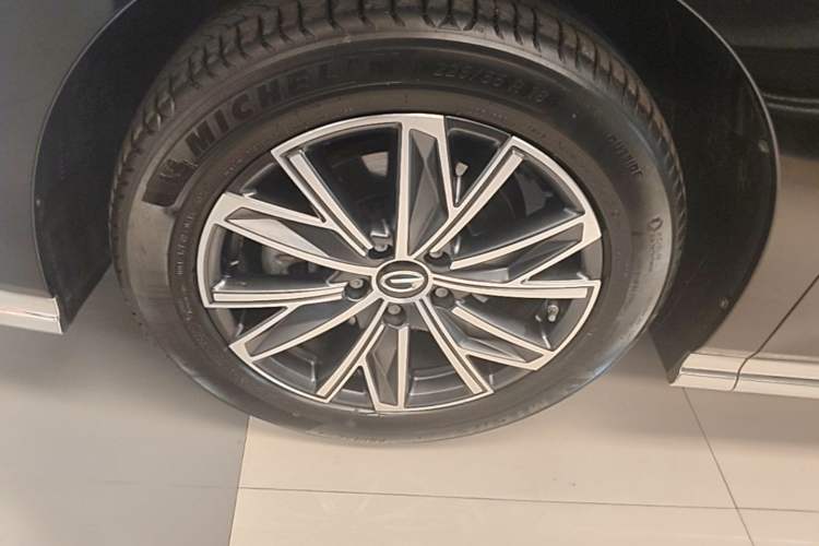 Used GAC Trumpchi M8 2024 Master Series 400T Ultimate Edition Left Front Wheel Hub