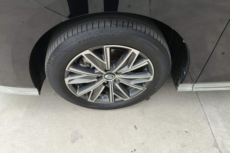 Used GAC Trumpchi M8 2024 Master Series 400T Prestige Edition Left Front Wheel Hub