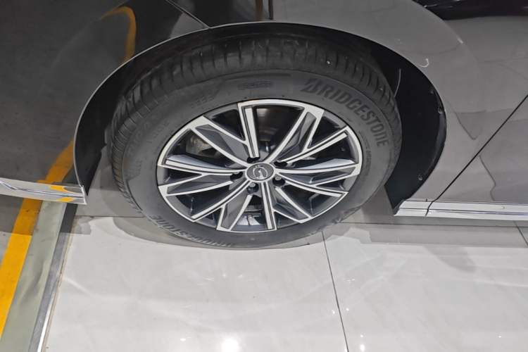 Used GAC Trumpchi M8 2024 Master Series 400T Prestige Edition Left Front Wheel Hub